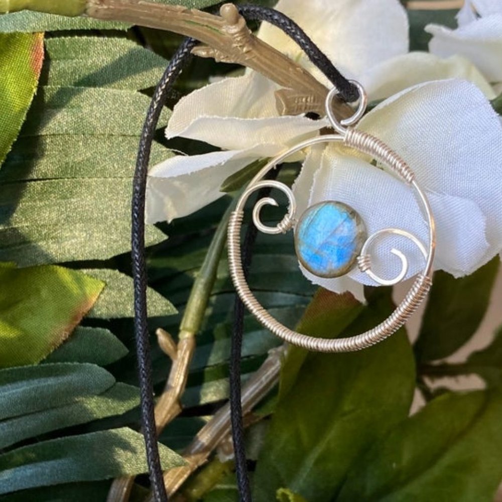 Flashy Blue Labradorite Stunning Silver Necklace
